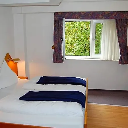 Johnel 3* Hennef (Sieg)
